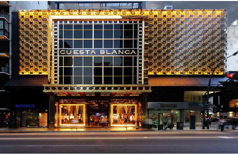 神木门头设计与商业空间的纽带。